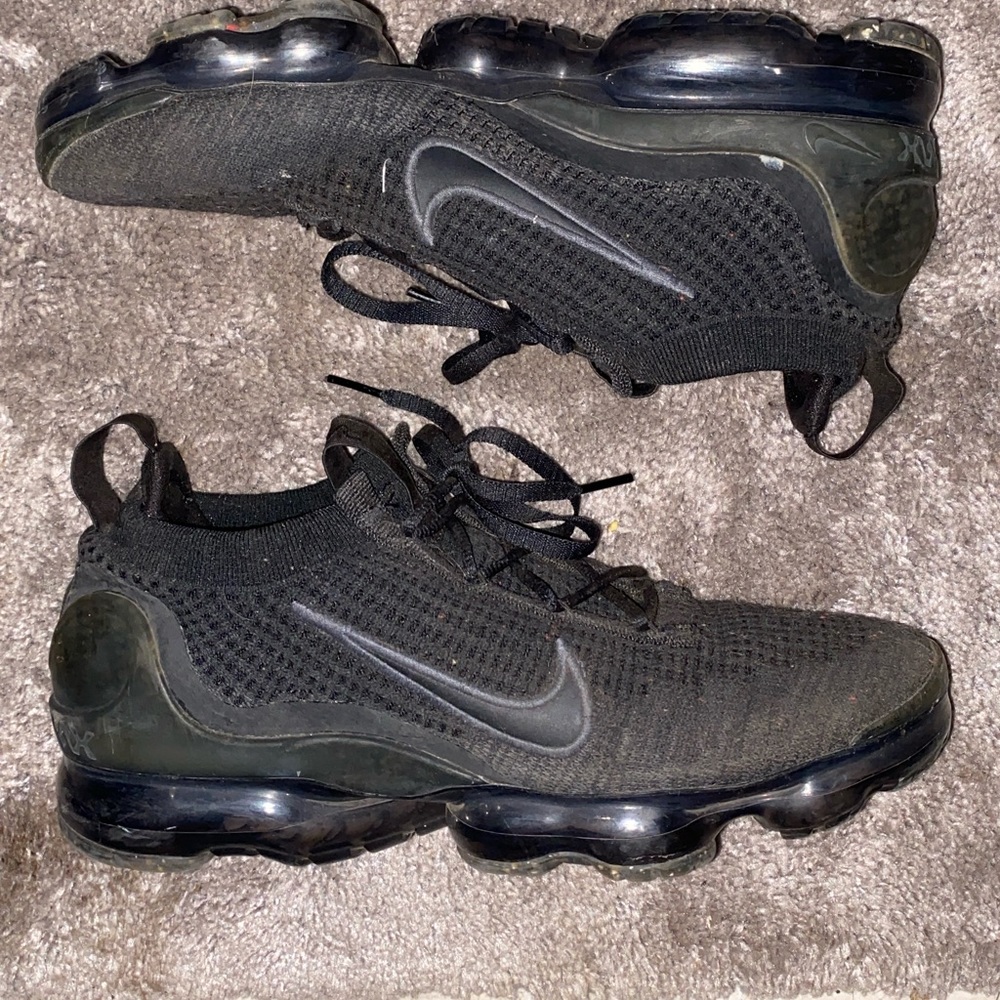 Nike Vapormaxes, Size 8 1/2, black color